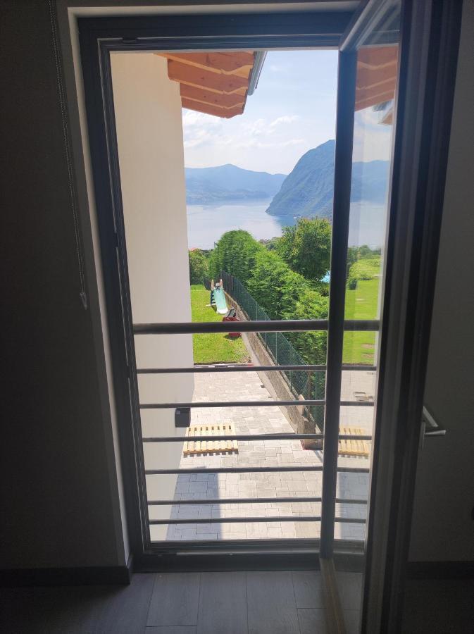 Luminoso Appartamento Vista Lago Solto Collina Ngoại thất bức ảnh