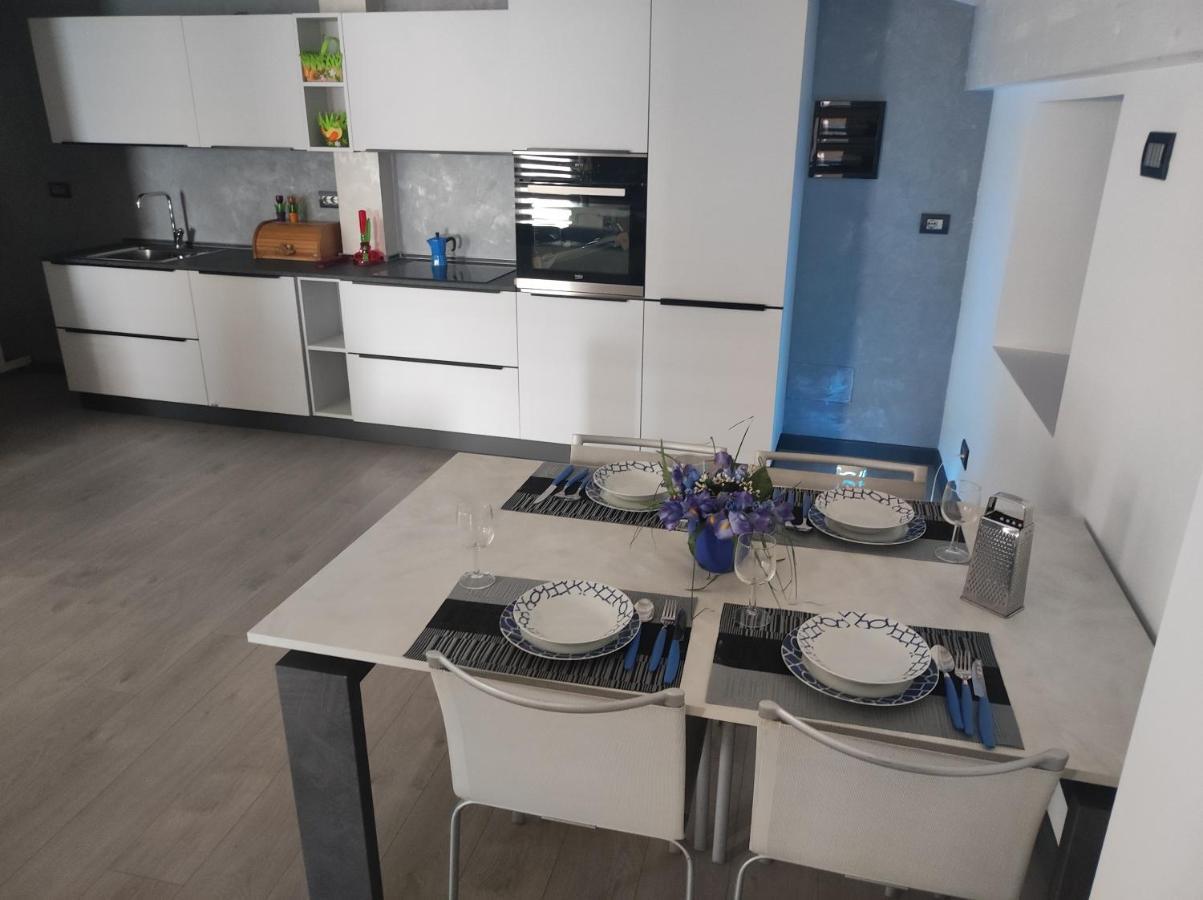 Luminoso Appartamento Vista Lago Solto Collina Ngoại thất bức ảnh