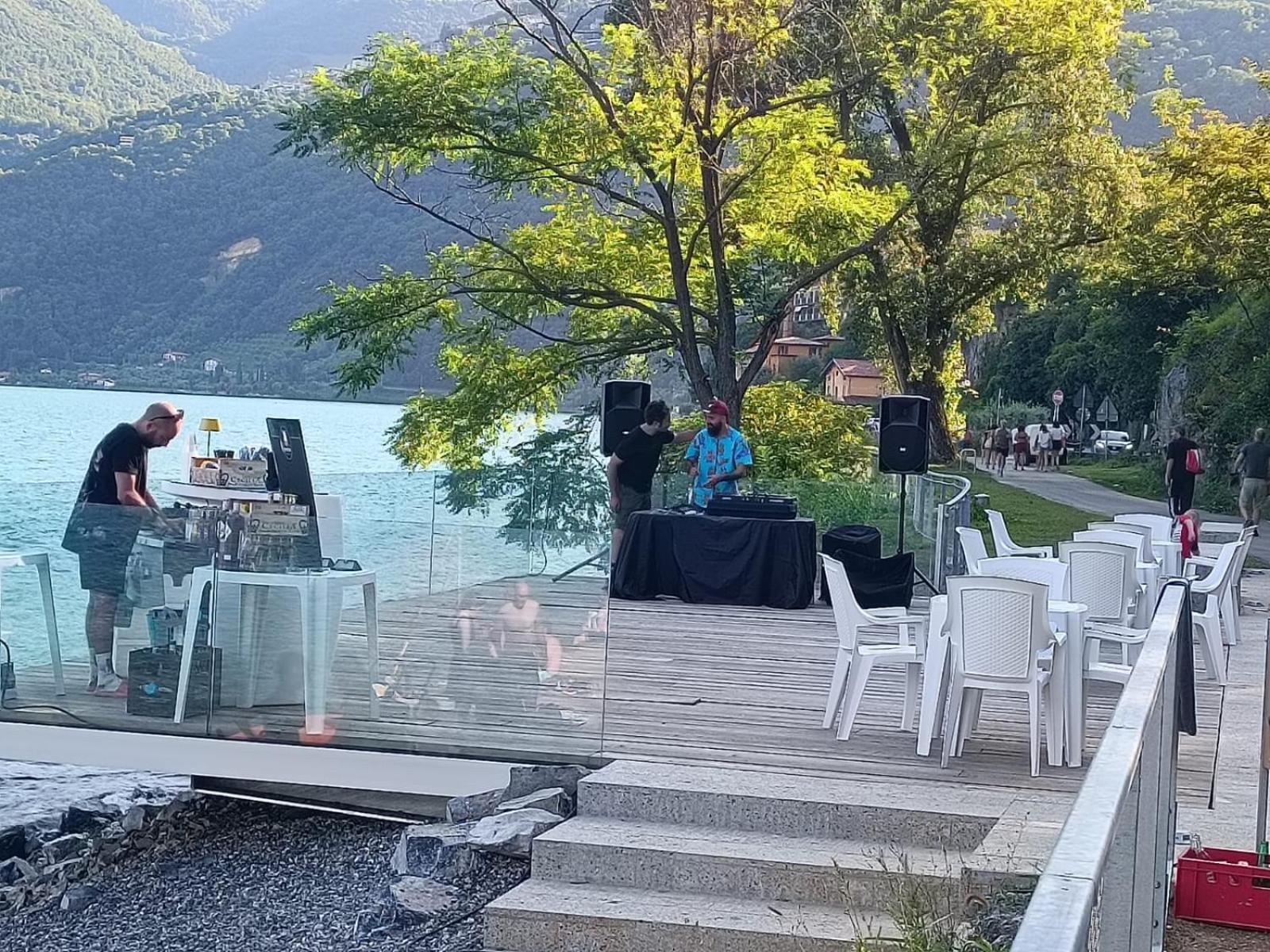 Luminoso Appartamento Vista Lago Solto Collina Ngoại thất bức ảnh